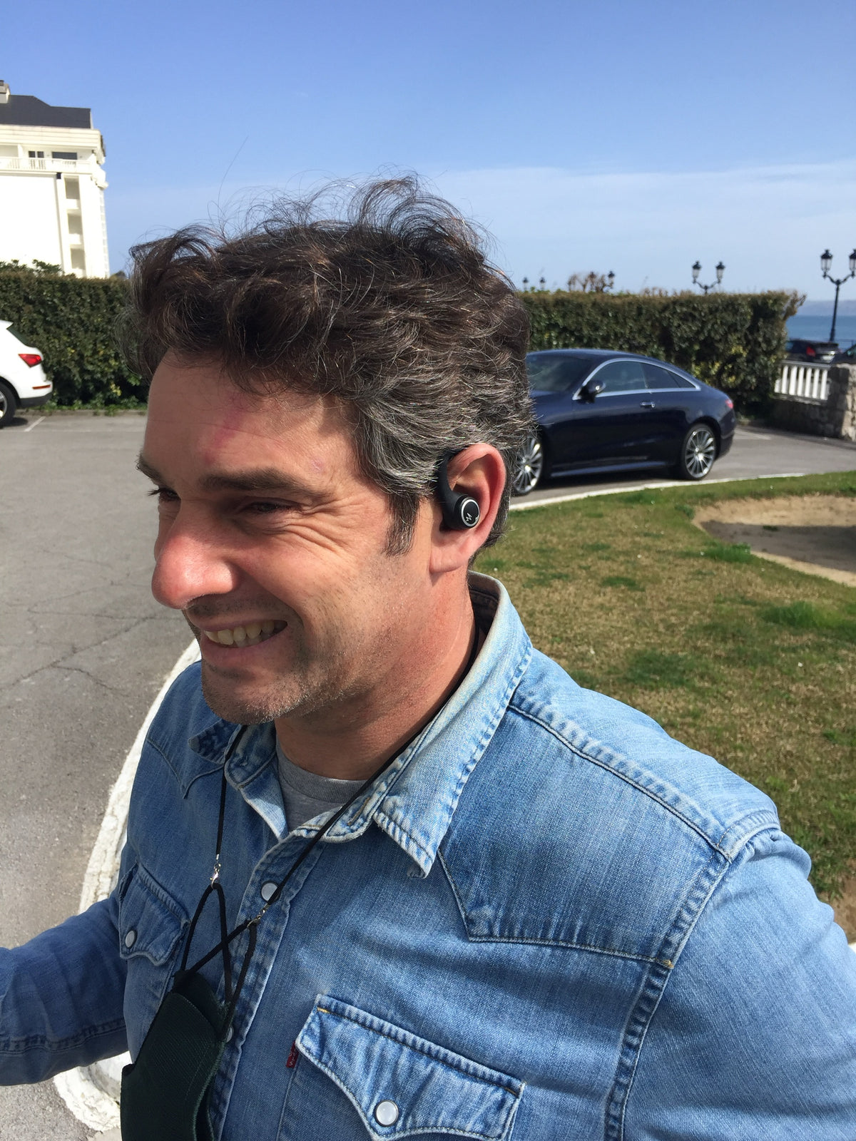 M14 Earphones - EB1000107