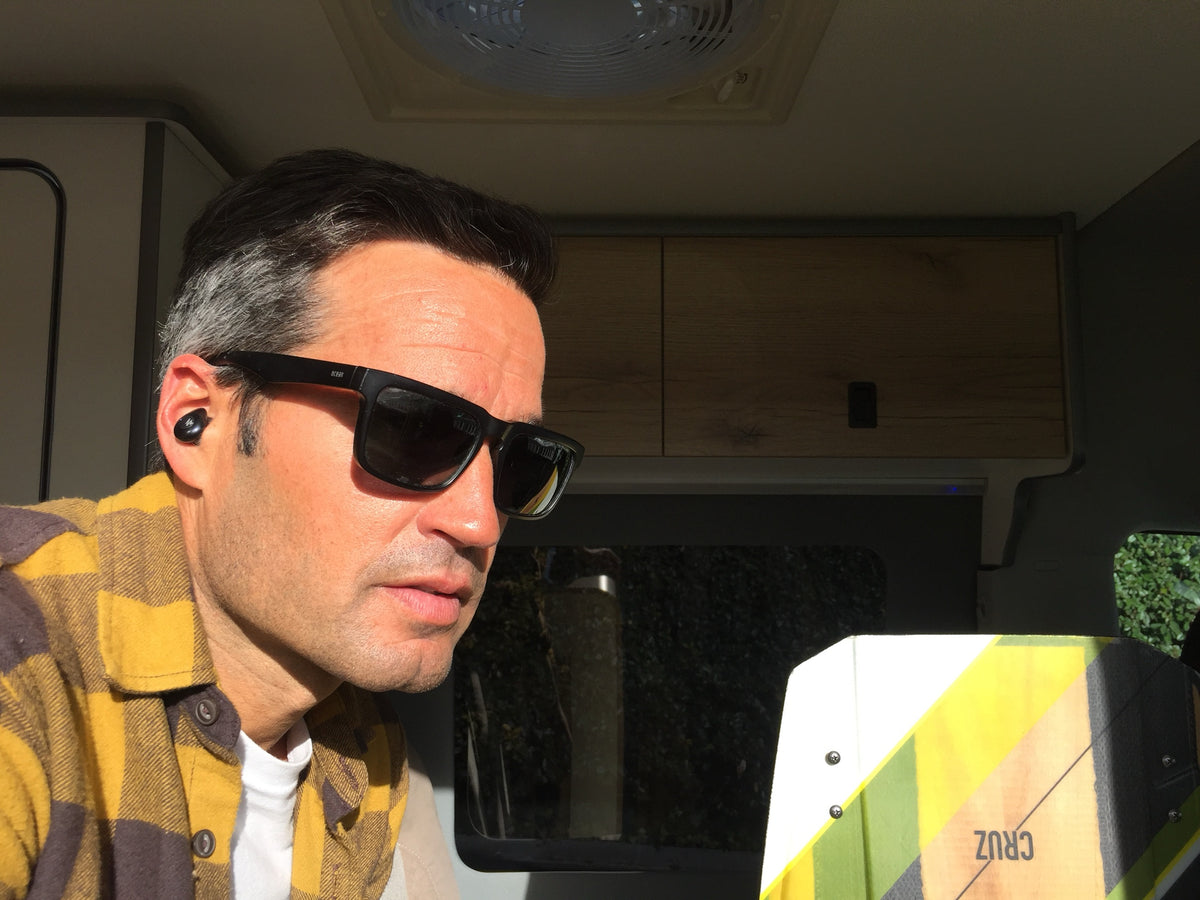 M15 Earphones - EB1000108