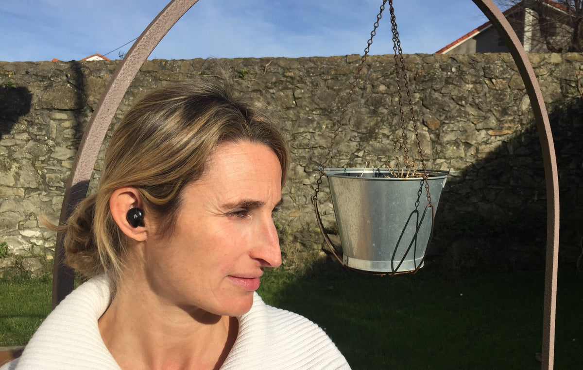 M15 Earphones - EB1000108