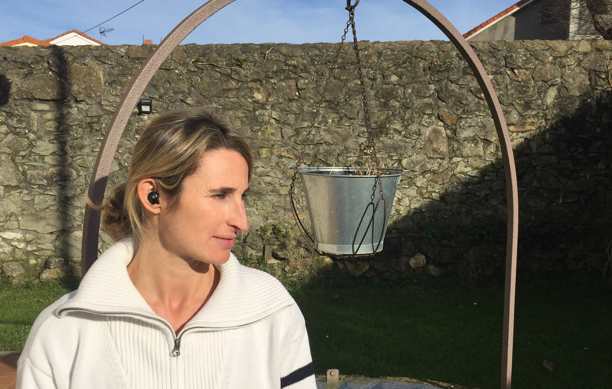 M15 Earphones - EB1000108