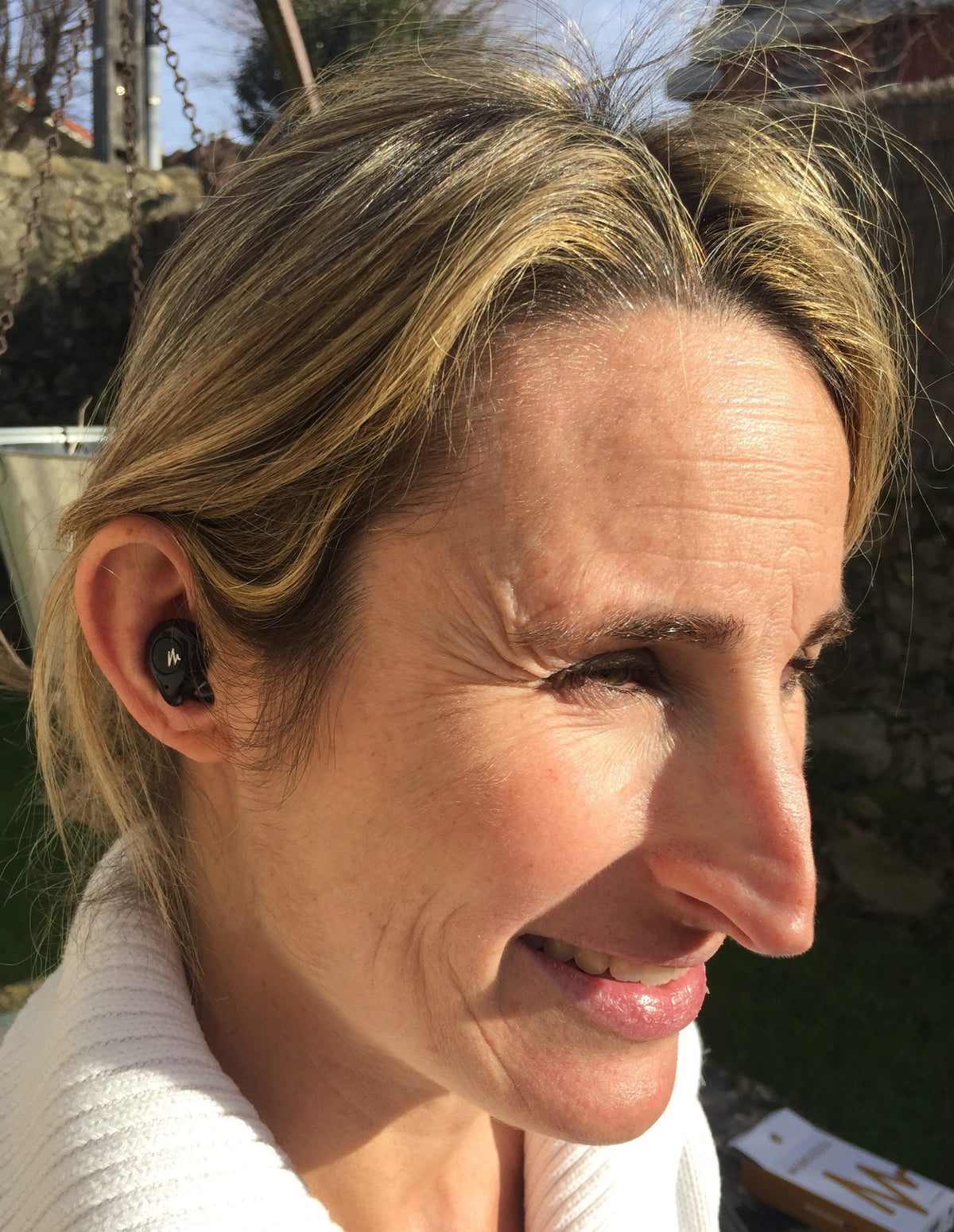 M15 Earphones - EB1000108