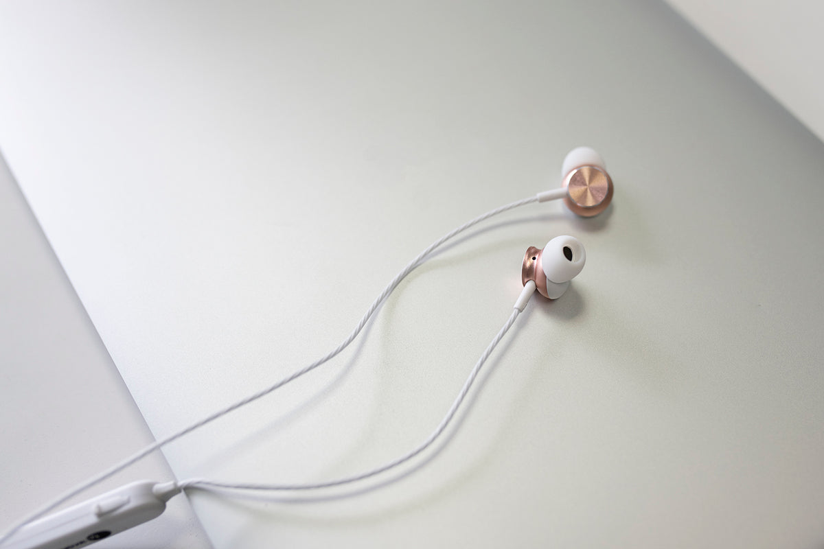 M6 Earphones - EB1000201