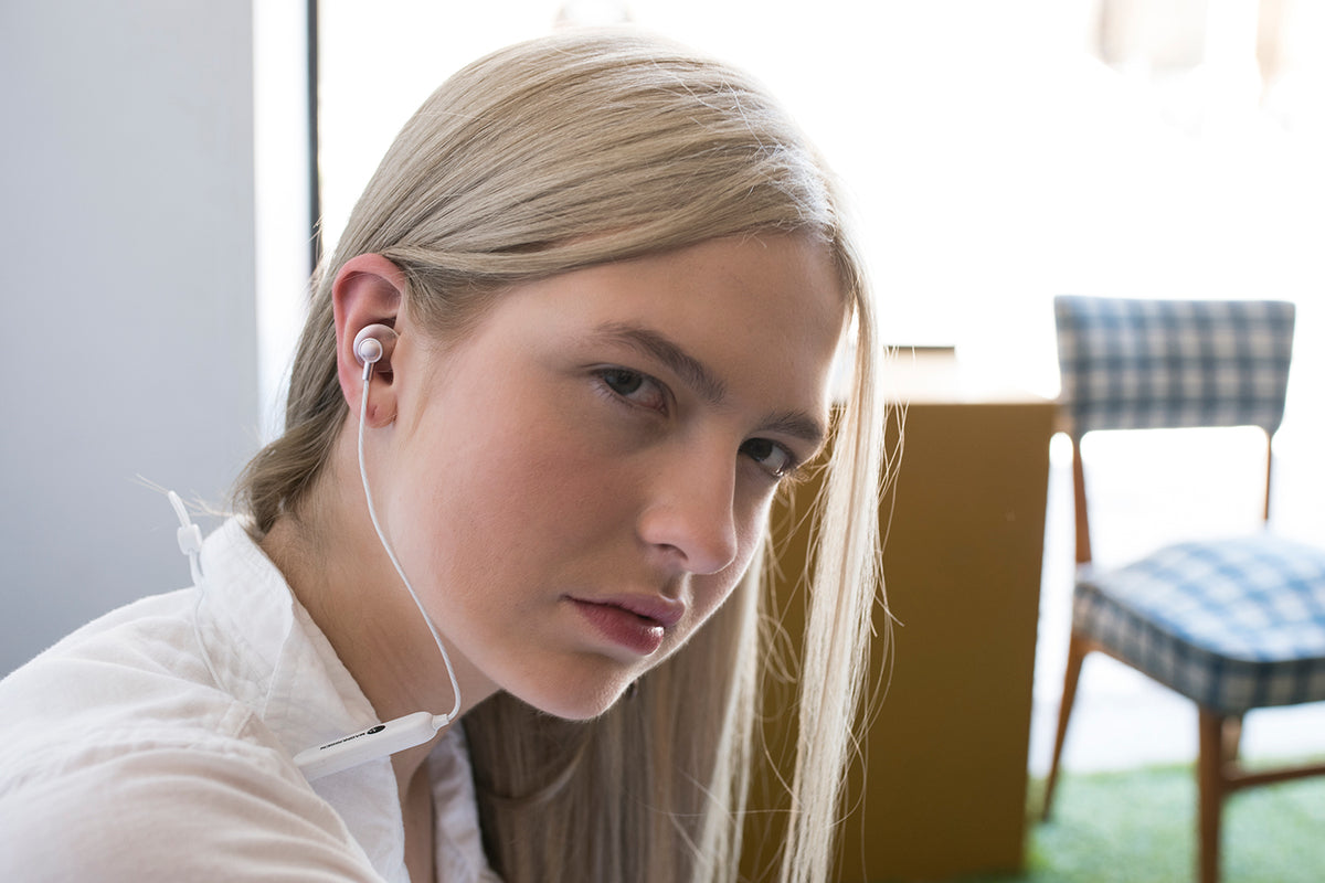 M6 Earphones - EB1000201