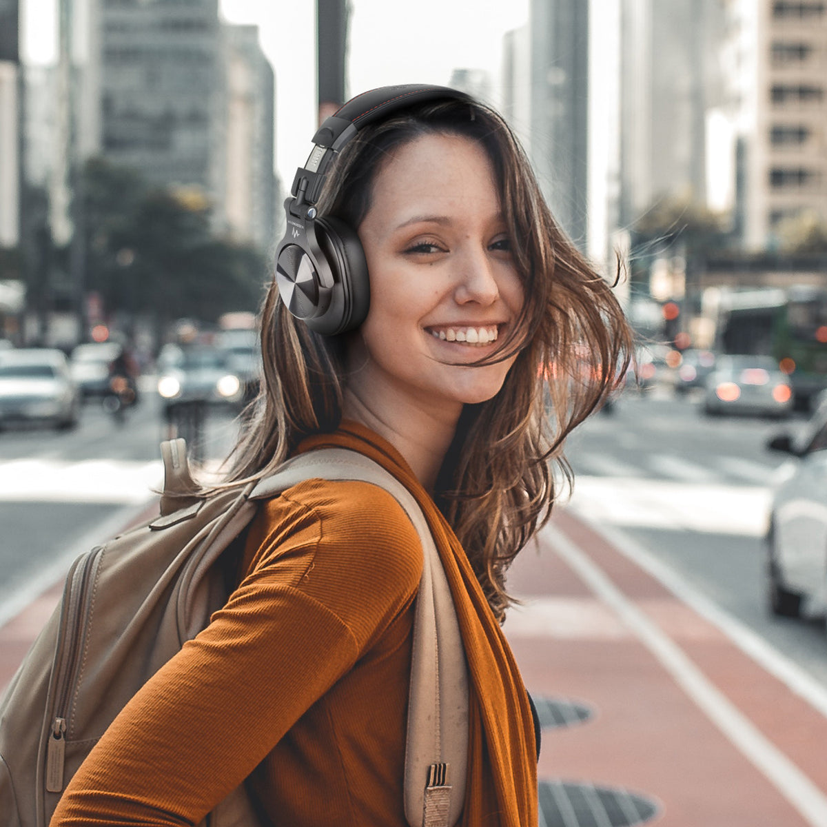 H6 Headphones - HB2000102
